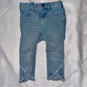 Old Navy Baby Girl 12-18 months Light Blue Denim Jeans Chic Shark Bite Fray Hem‎